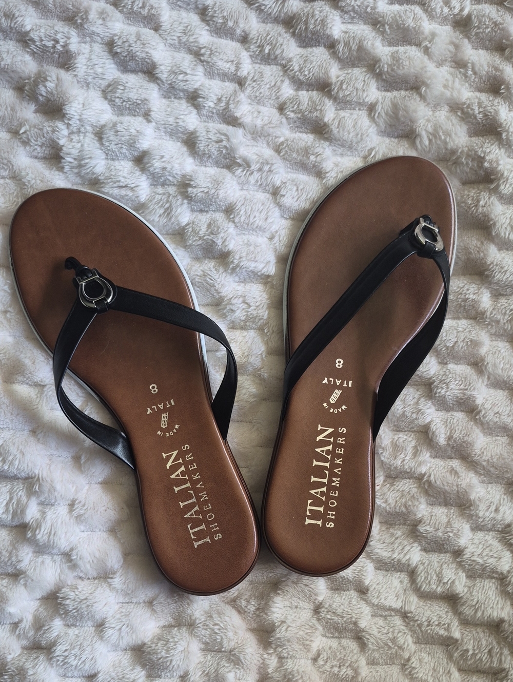 Italian Shoemakers Black Thong Sandals with Brown Footbed